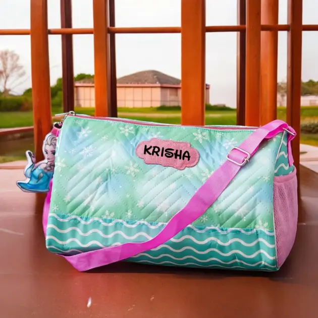 Personalised Premium Duffle Bag Frozen (3)